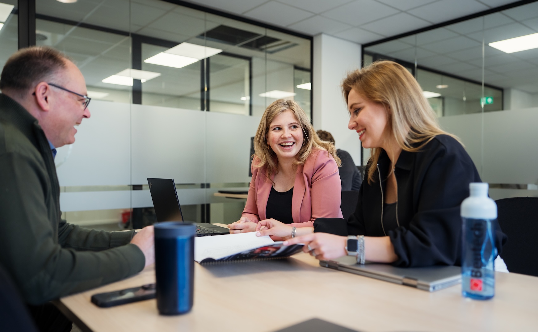 "Ik werk nu een paar maanden bij Beutech. En wat een mooi bedrijf is dit! Mooie producten, hands on mentaliteit en geweldige betrokken collega's"